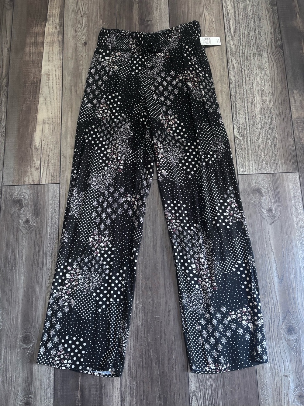 Maurice’s Women's Black Floral Wide-Leg Pants size XS New With tags